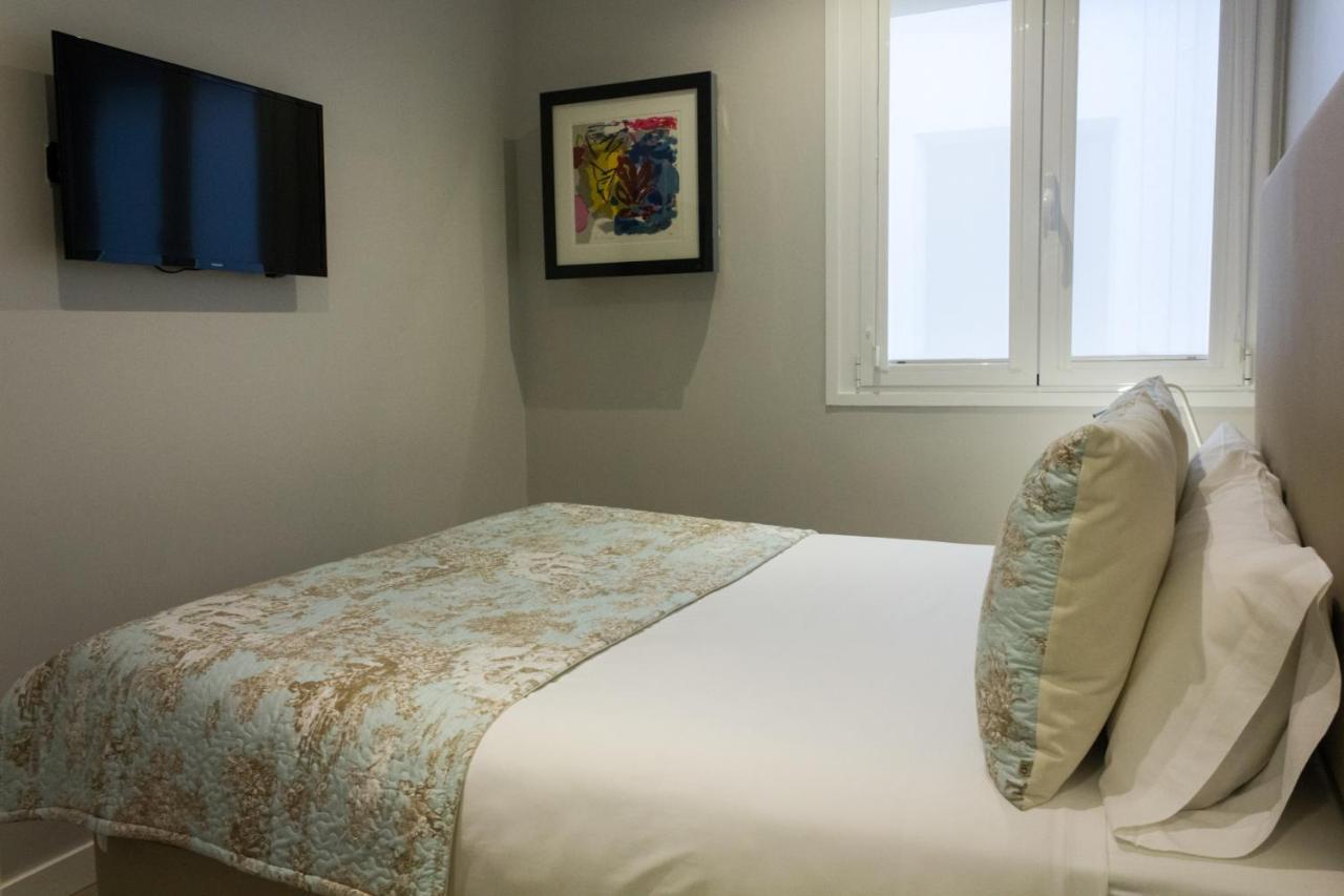 Arenal Suites Preciados Мадрид Номер фото